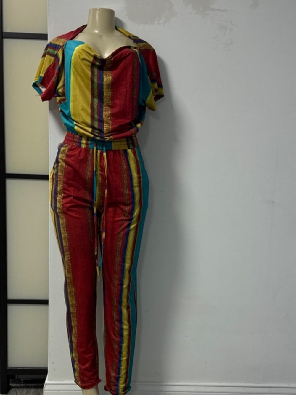 🌈 Mono estampado de rayas – Talla M Talla: M